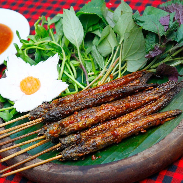 Món cá nướng đặc trưng của đất nước Lào