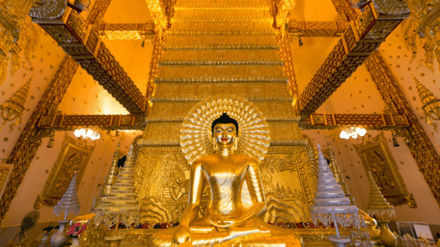 Chùa Wat Arun là ngôi chùa cổ nhất Bangkok
