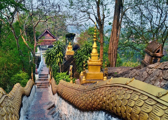 Một góc Wat Tham Phousi (Ảnh: ST)