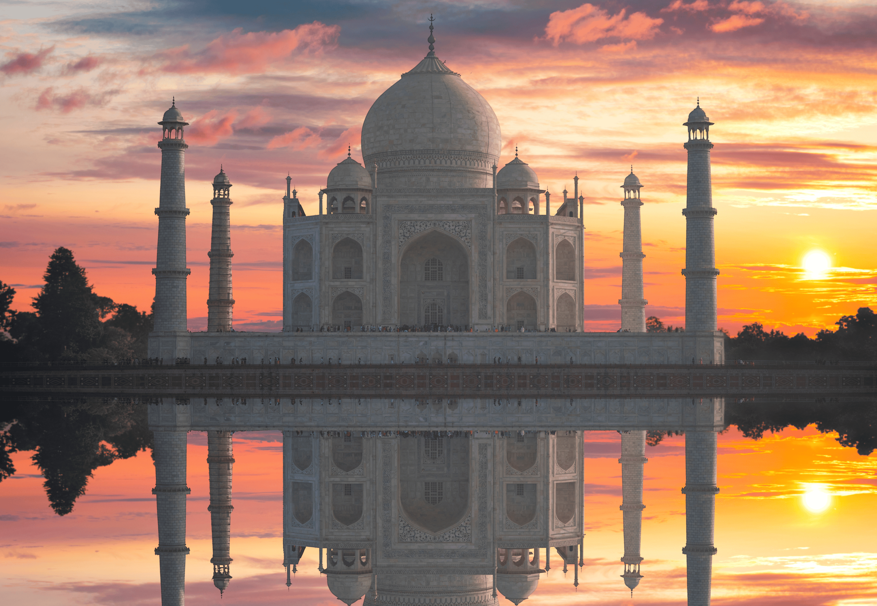 Sự kết hợp hoàn hảo giữa hoàng hôn và Taj Mahal