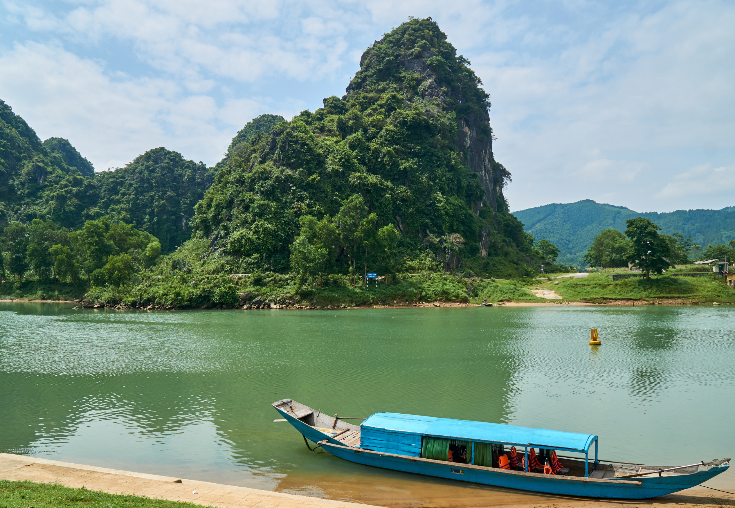 Đừng Quên Khám Phá Và Tìm Hiểu Về đời Sống Tinh Thần Vật Chất Của Người Dân Nơi Này Nhé, Sẽ Là Một Trải Nghiệm Vô Cùng Thú Vị