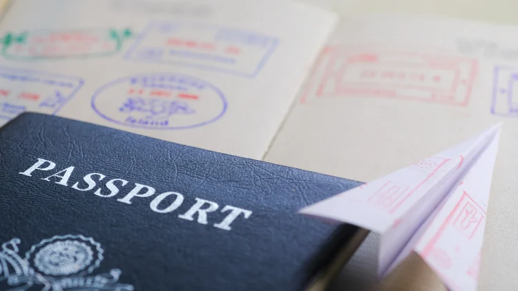 Thực hiện visa run bằng đường hàng không giúp phù hợp với người muốn tăng tính ổn định khi nhập cảnh tuy nhiên chi phí sẽ cao hơn so với đường bộ